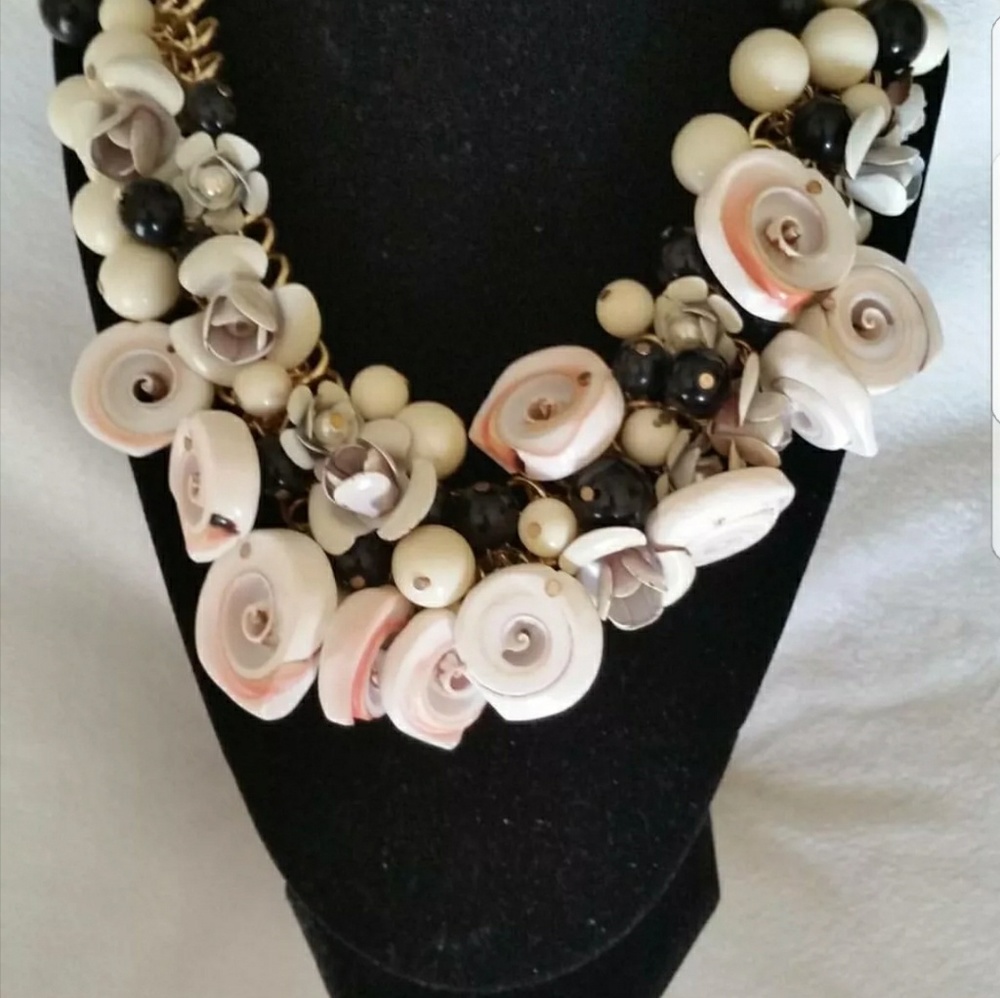 Seashells & Pearls Necklace